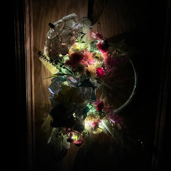 Spring spoke wreath - Picture 3 of 7